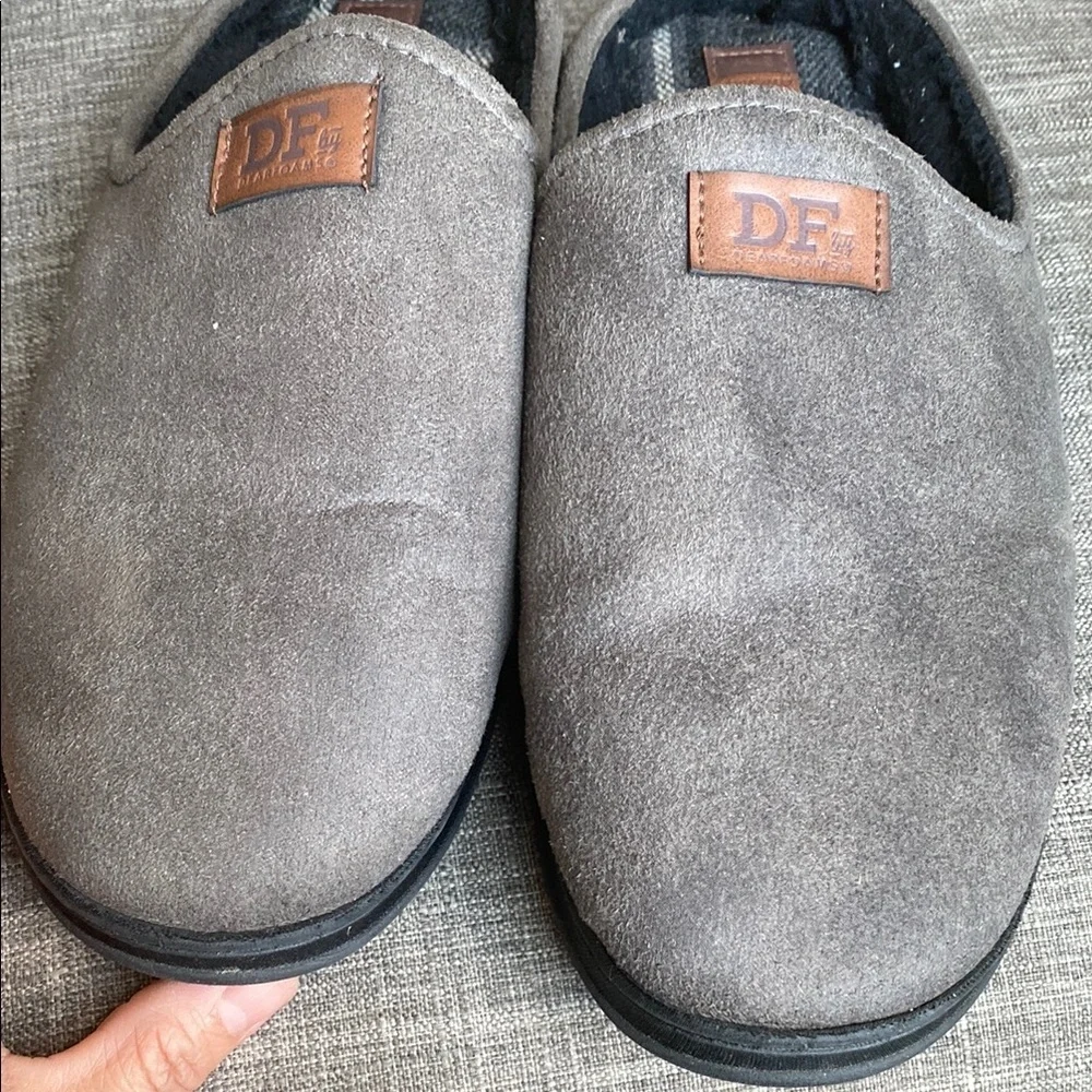 dearfoams Men's Charcoal Suede Slip-Ons